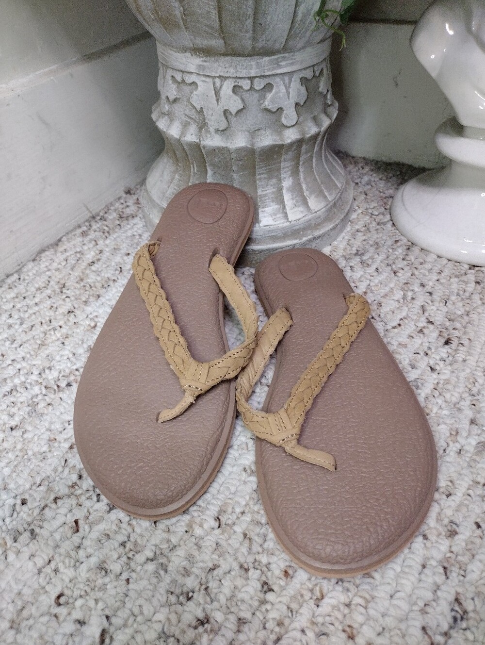 Sanuk Yoga Braid Tan Braided Leather Strap Flip-Flop Sandals - Picture 2 of 6